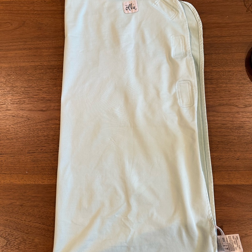 Ollie Baby Swaddle in Light Blue